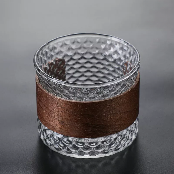 OakFlow Whisky Tumbler – Handgefertigtes Glas mit Holzakzent | Karnz