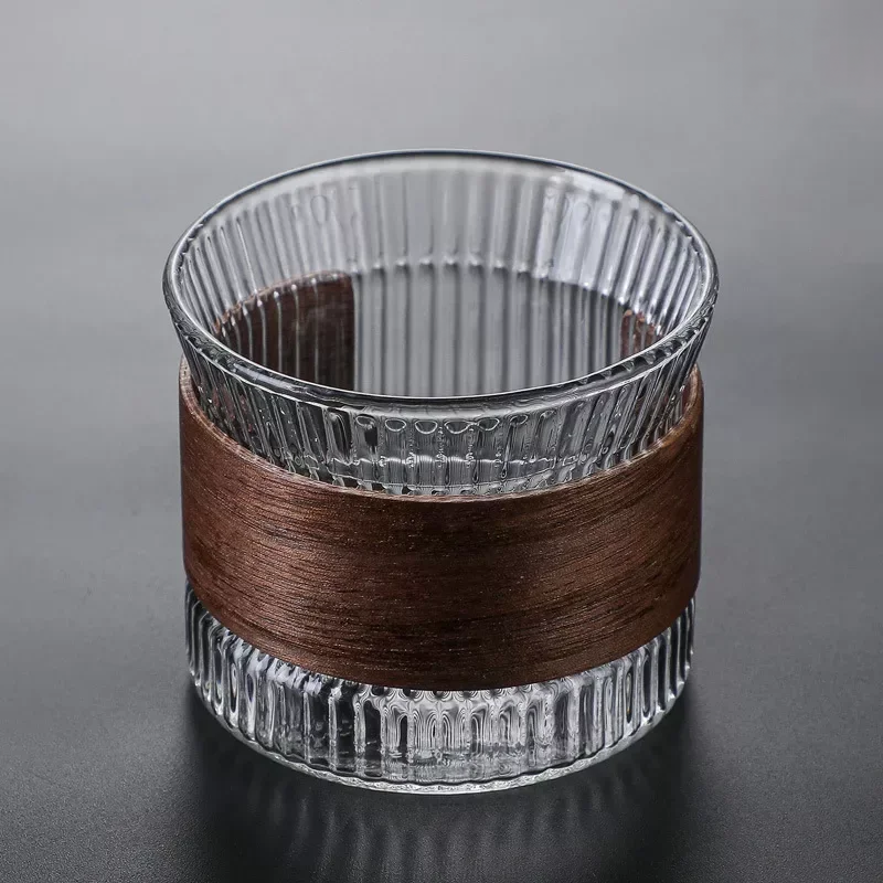 OakFlow Whisky Tumbler – Handgefertigtes Glas mit Holzakzent | Karnz