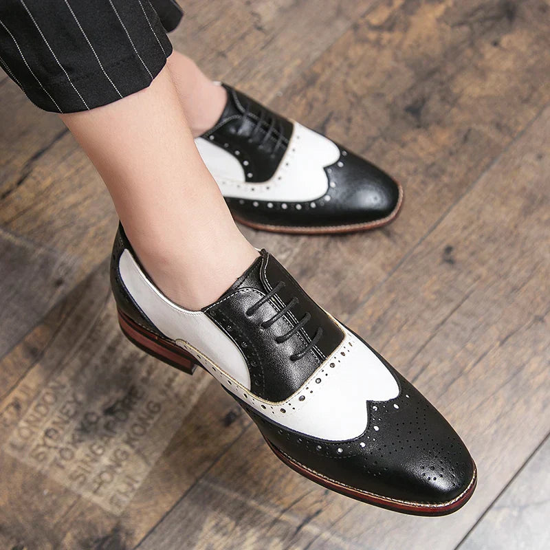 Luxuriöse Herrenschuhe Brogue Schnürschuhe, lässiger britischer Stil, Oxford-Stil mit Kontrastfarben fürs Büro