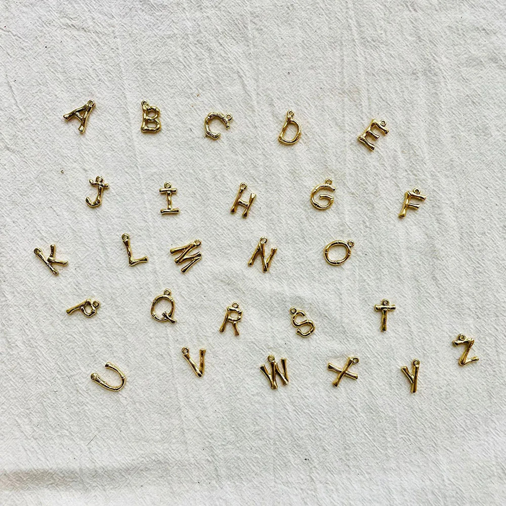 Karnz | Personalisierte Sommer Muschel Buchstaben Anfangszeichen Halskette