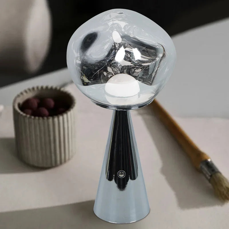 Moderne Mini-Tischlampe im Lava-Design mit LED-Licht - Dekorative Lampe für Wohnzimmer, Schlafzimmer & Büro | Karnz