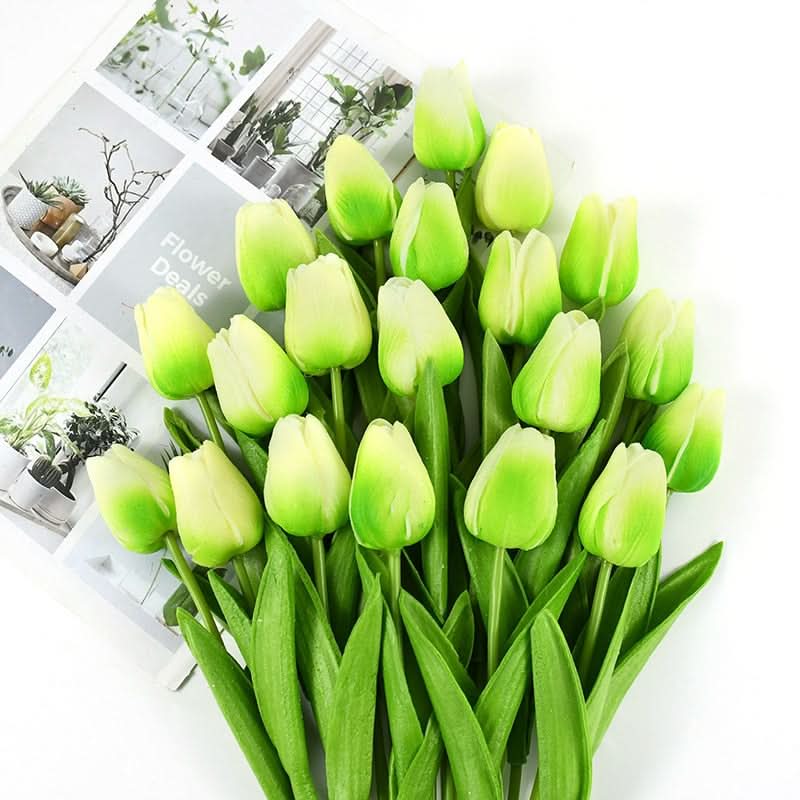 Künstlicher Tulpenstrauß mit realistisch wirkenden Blüten