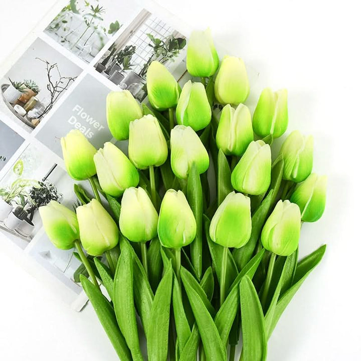 Künstlicher Tulpenstrauß mit realistisch wirkenden Blüten