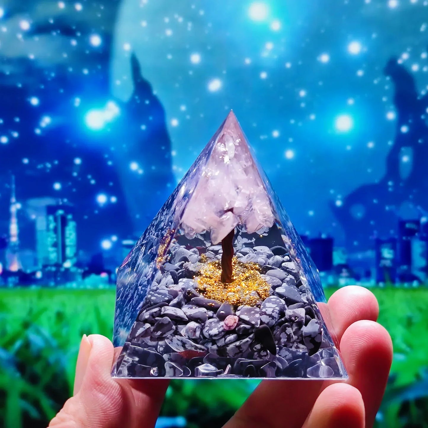Orgonite-Pyramide mit Amethyst Pendel – Energie, Schutz und Dekoration | Karnz