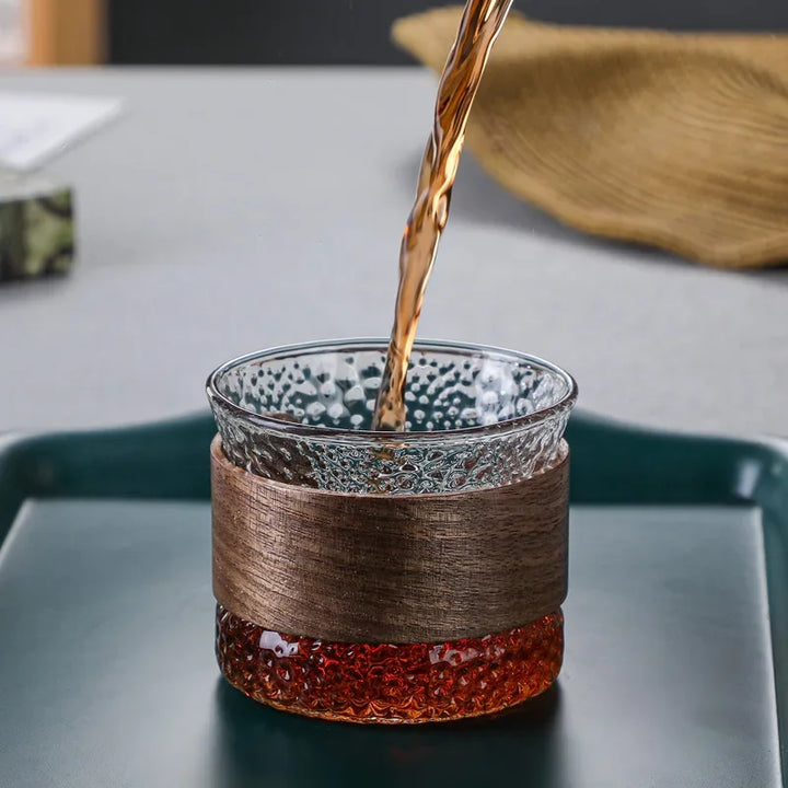 OakFlow Whisky Tumbler – Handgefertigtes Glas mit Holzakzent | Karnz