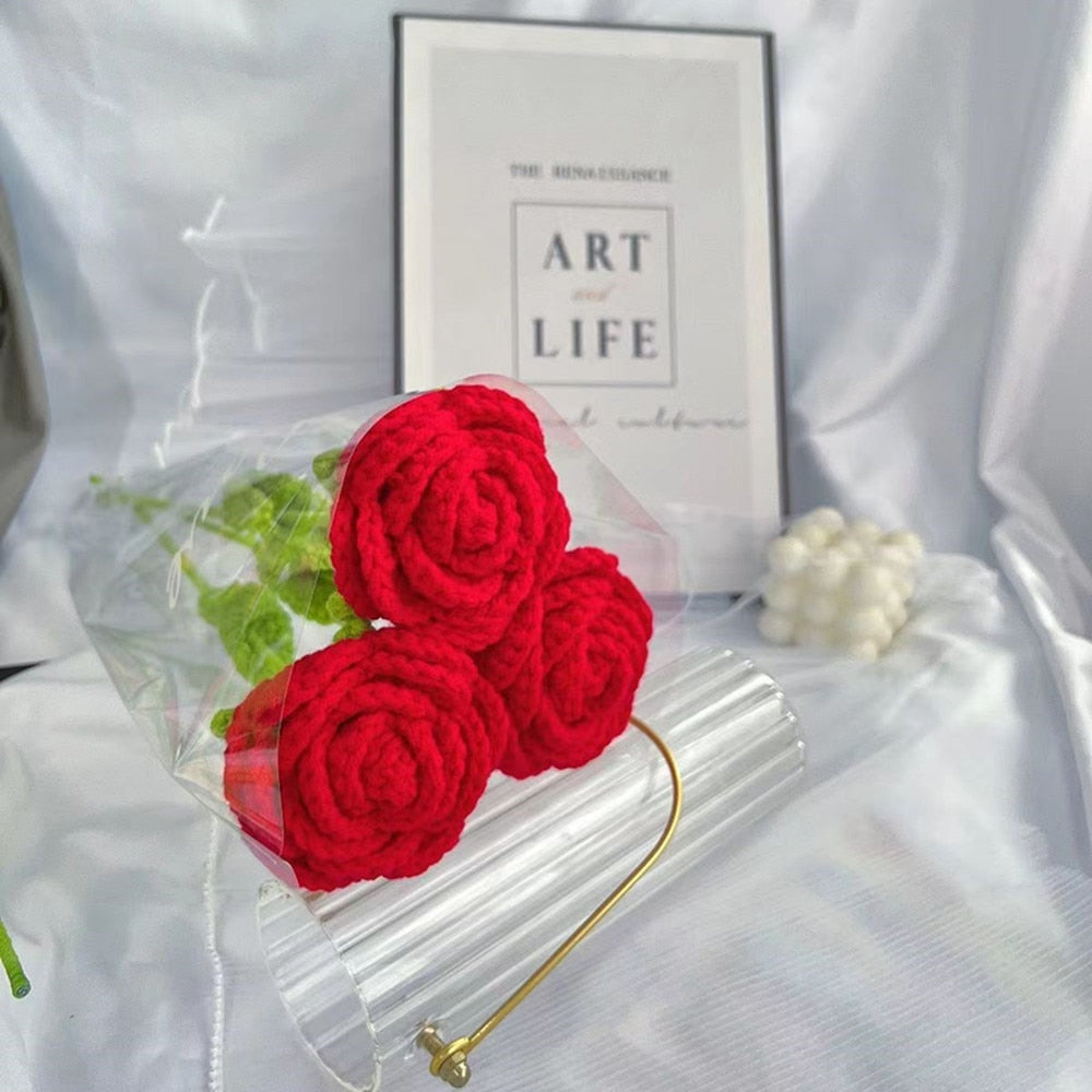 Handgestrickter Rosenstrauß
