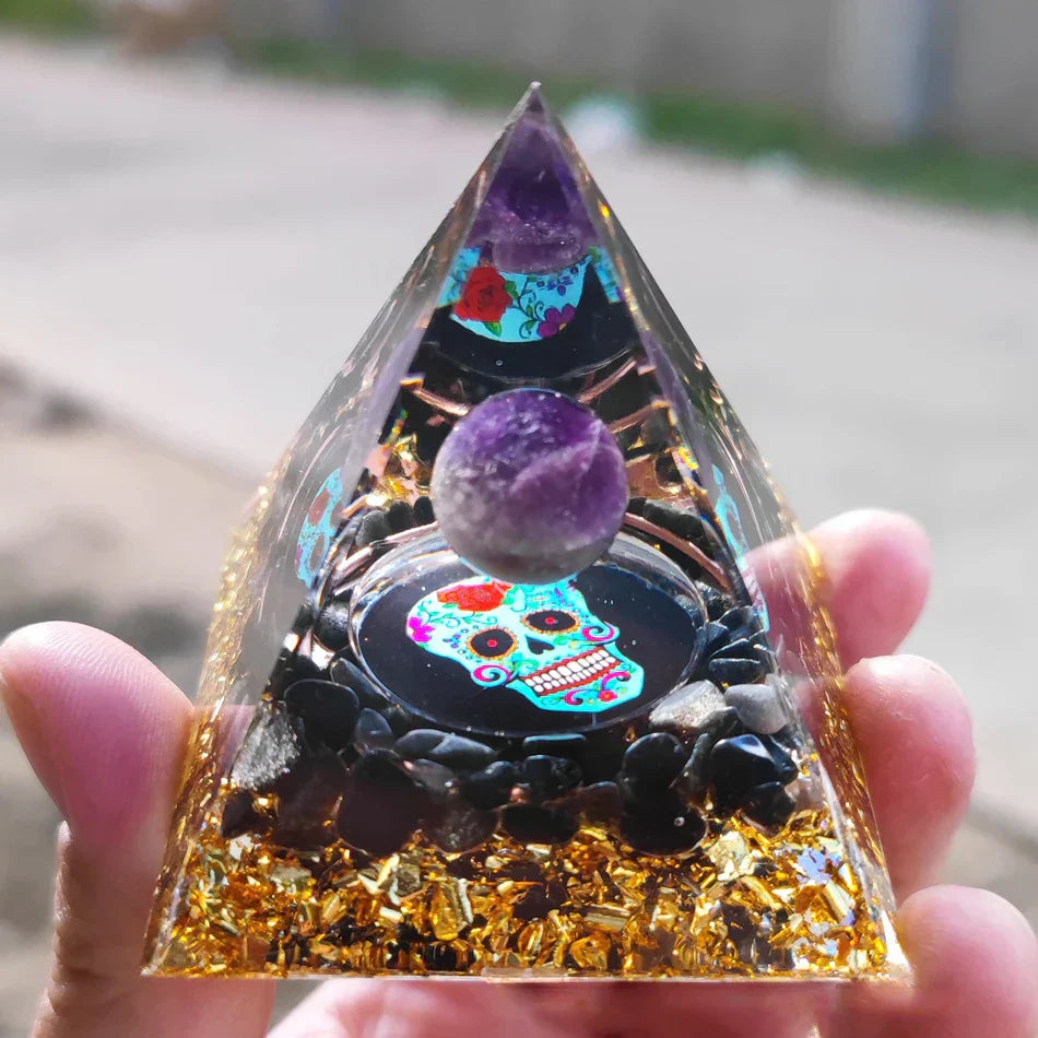 Orgonite-Pyramide mit Amethyst Pendel – Energie, Schutz und Dekoration | Karnz