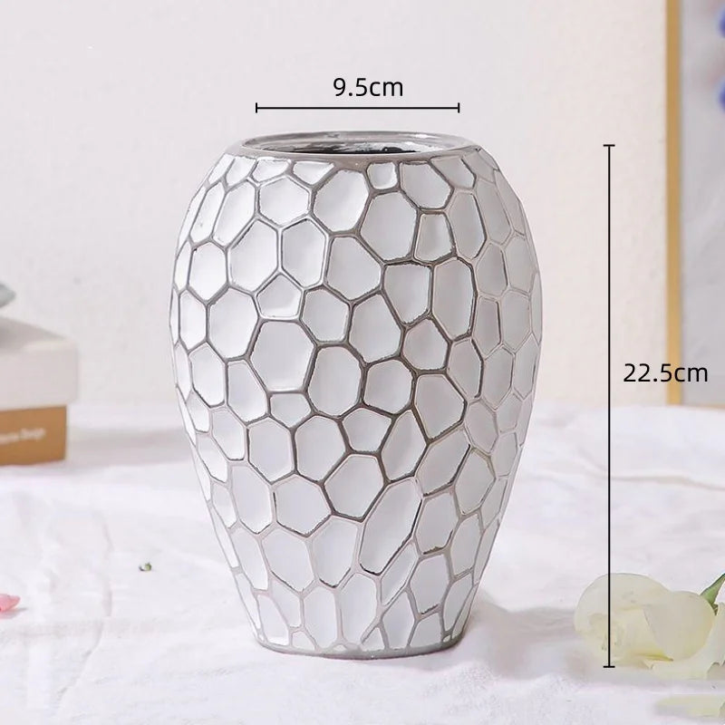 Karnz | Elegante Keramikvase mit goldenen Akzenten