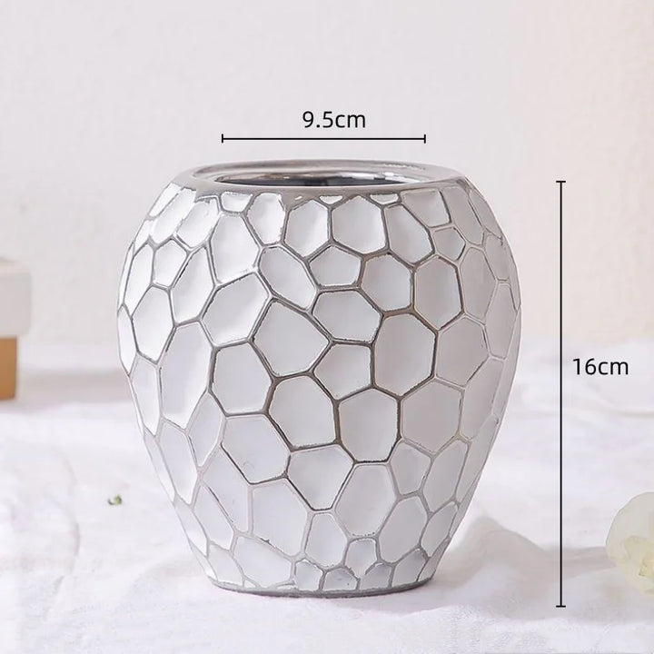 Karnz | Elegante Keramikvase mit goldenen Akzenten