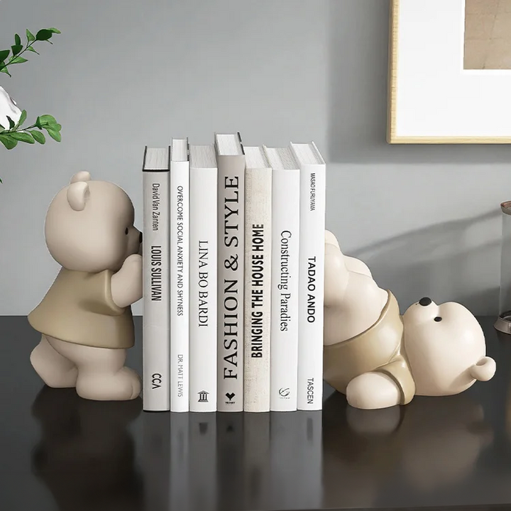 Milo Bear Buchstütze dekorative Figur in Creme-Finish | Karnz