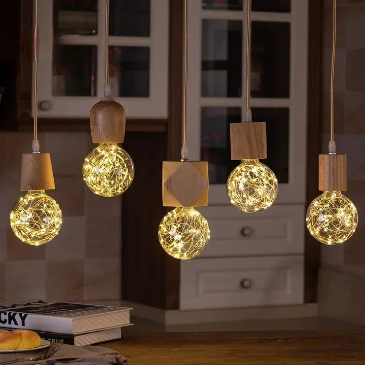 Handgefertigte Holzpendelleuchte mit einer natürlich warmen Aura und zeitlosem Charme Karnz