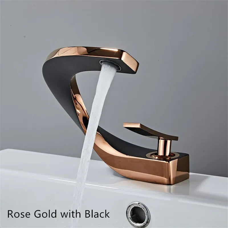 Nordic Arch Künstlerischer Deckmontierter Wasserhahn