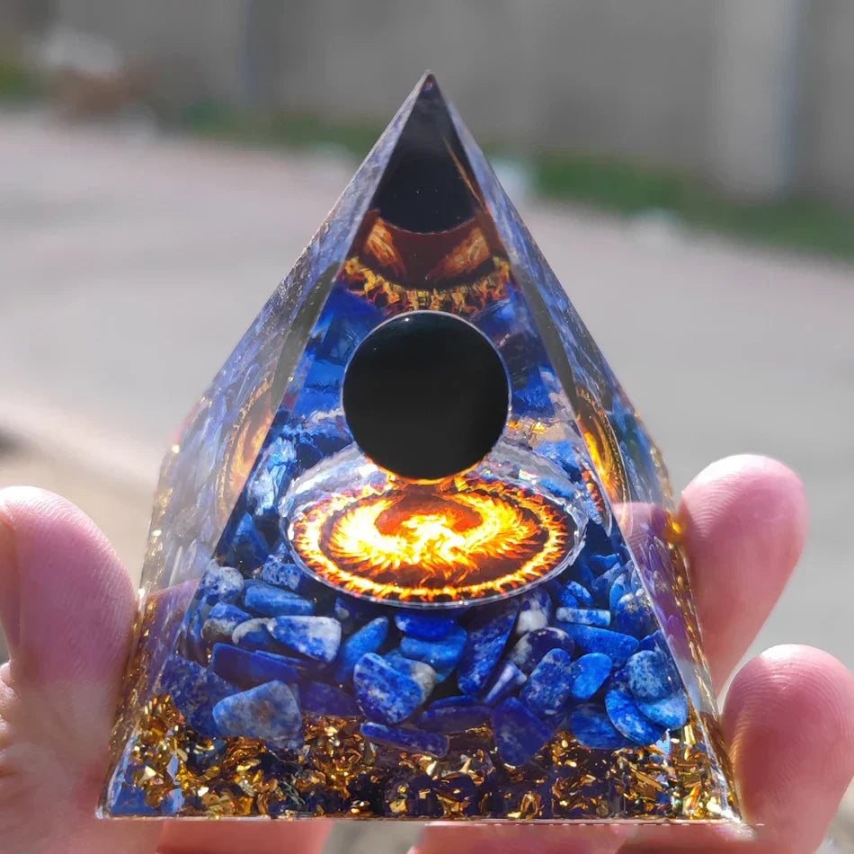 Orgonite-Pyramide mit Amethyst Pendel – Energie, Schutz und Dekoration | Karnz