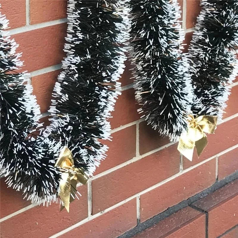 Weihnachtliche Girlande – Schnee-Beflockte Deko für Innen- und Außendekoration | Karnz