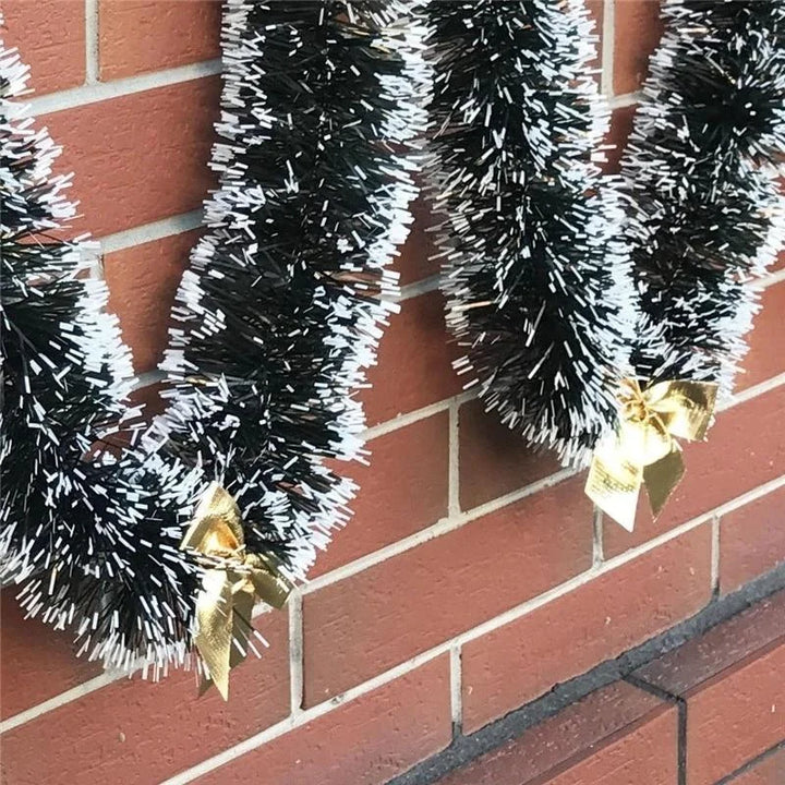 Weihnachtliche Girlande – Schnee-Beflockte Deko für Innen- und Außendekoration | Karnz
