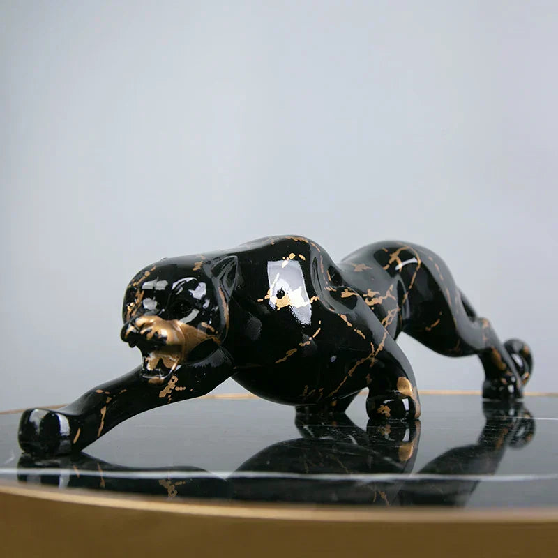 Eleganter Jaguar Steinbildhauer