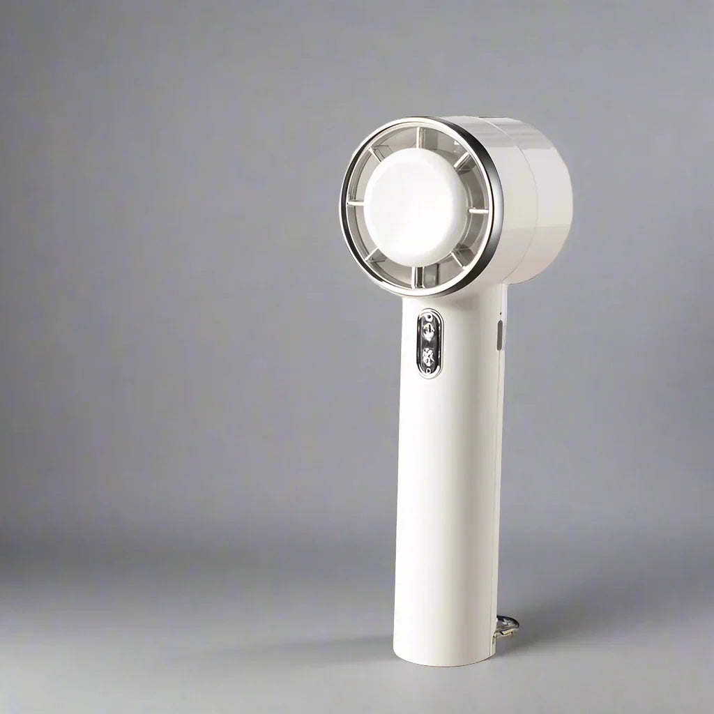 Skye Mini Ventilator mit Kühlplatte – Tragbarer Ventilator mit 100 Geschwindigkeiten und verstellbarem Luftzug | Karnz