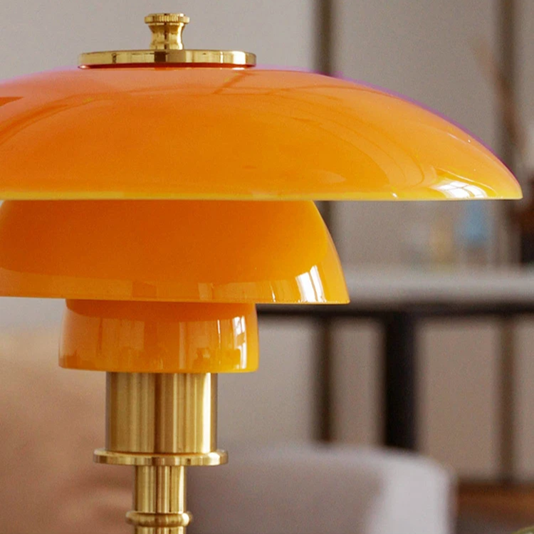 Karnz | Skandinavische Designer Tischlampe Minimalistisch
