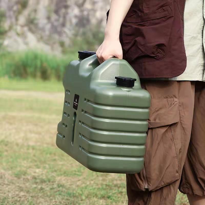 Tragbarer integrierter Wasserbehälter für Camping | Karnz