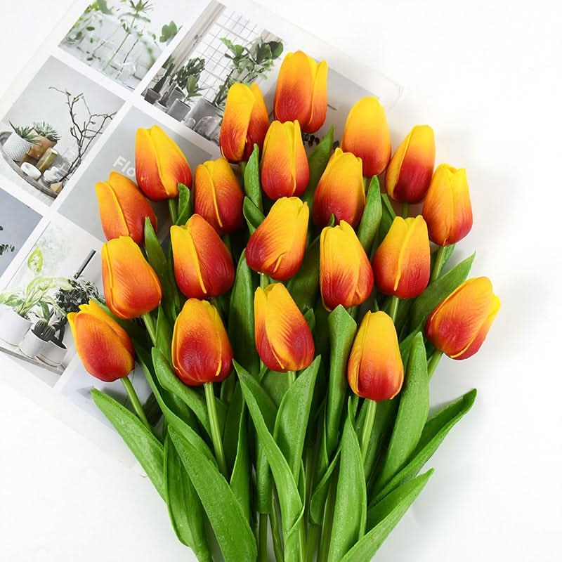 Künstlicher Tulpenstrauß mit realistisch wirkenden Blüten