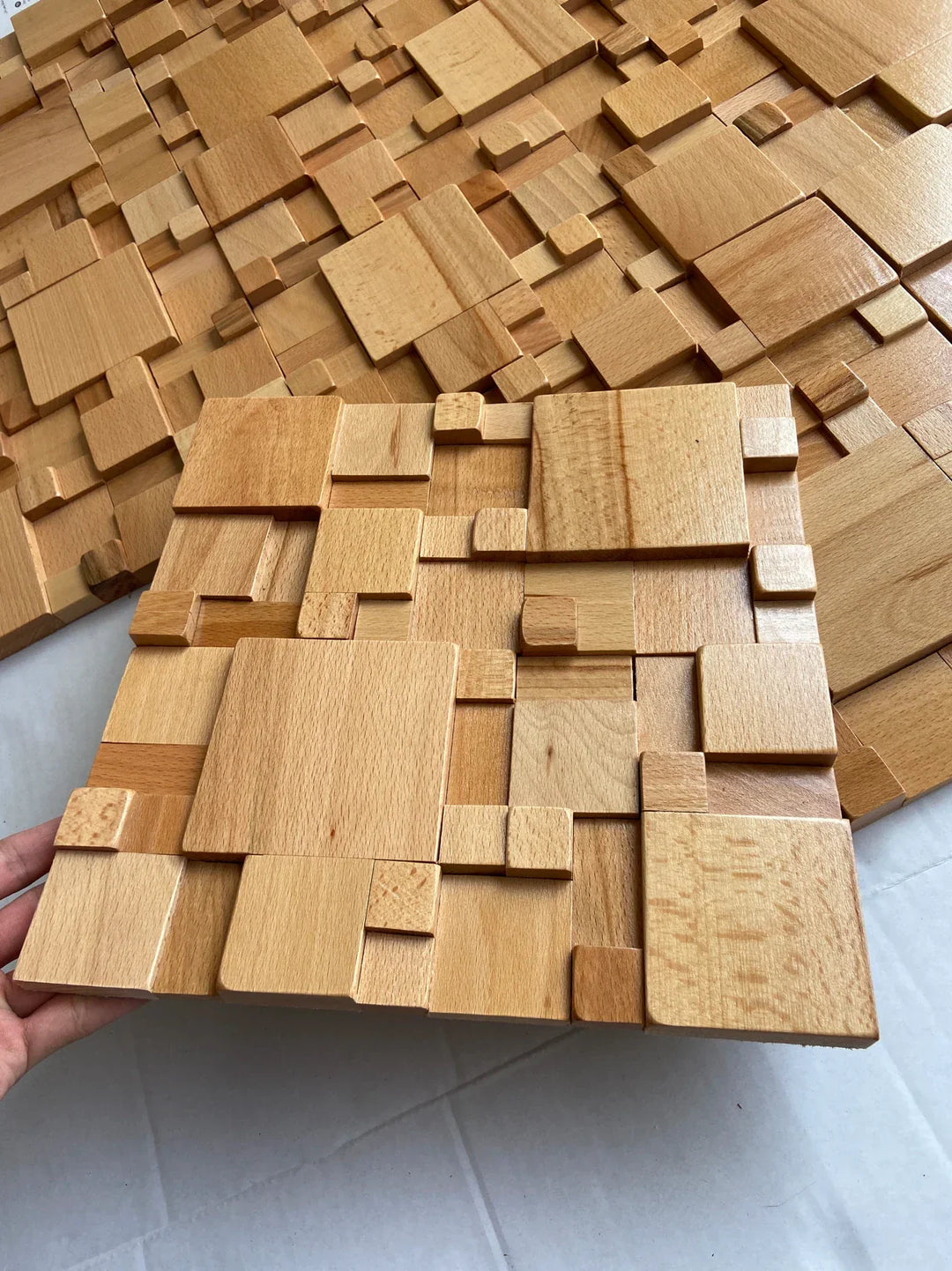 Karnz | Mosaikwandpaneele Massivholz und schallabsorbierende Dekoration