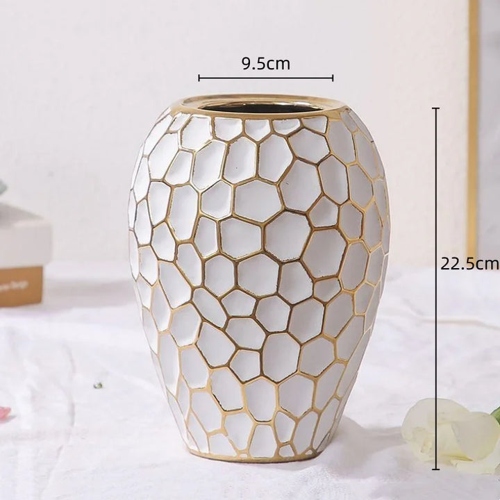 Karnz | Elegante Keramikvase mit goldenen Akzenten
