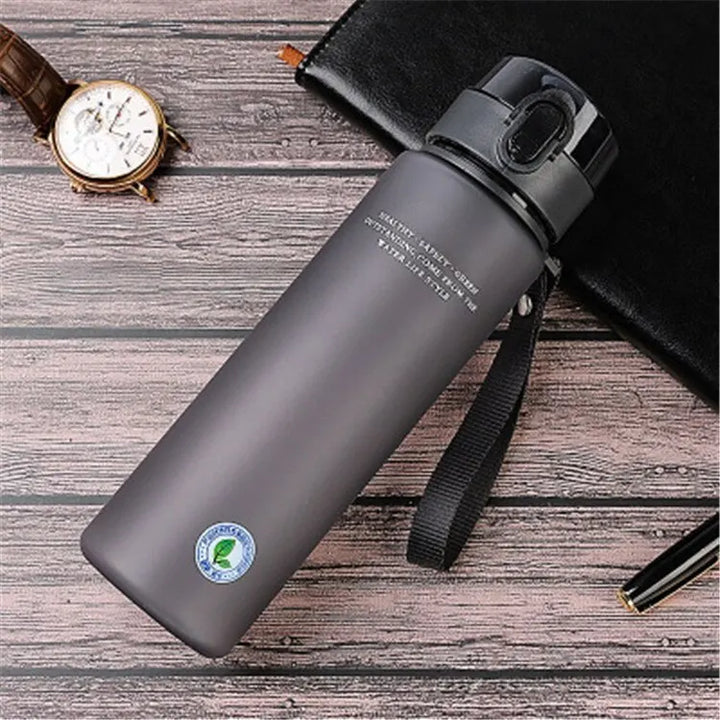 DraagDrink Wasserflasche – Auslaufsicher & BPA-frei für Sport, Arbeit & Reisen | Karnz