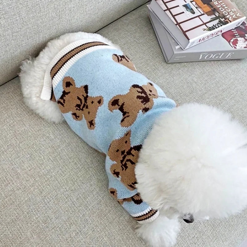 Hundekardigan aus gestricktem, warmem und gestreiftem Karnz