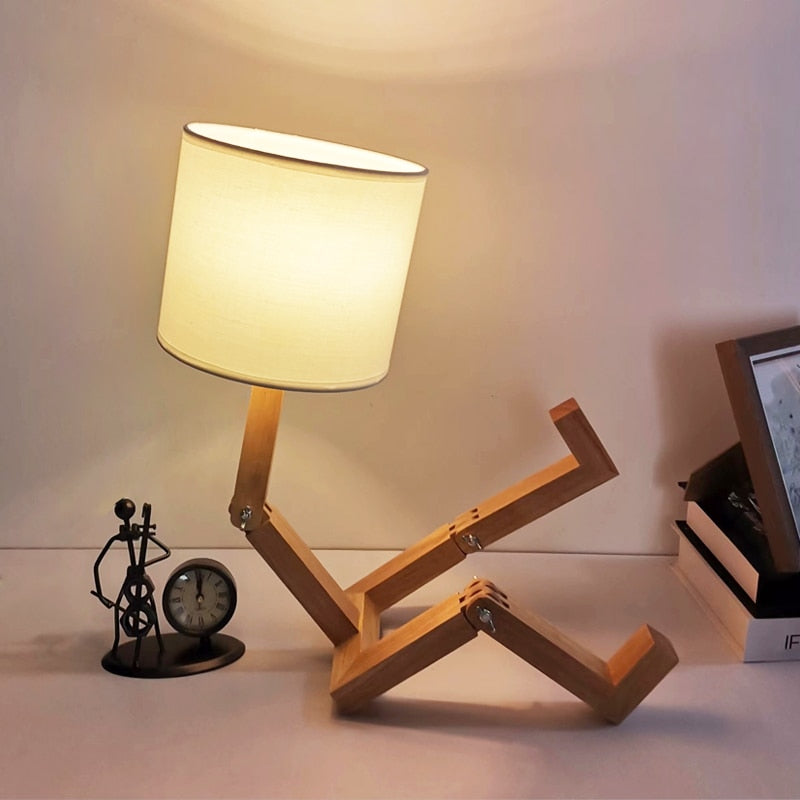 Thinker Holzroboter Moderne Nachttischlampe | Karnz