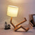 Thinker Holzroboter Moderne Nachttischlampe | Karnz