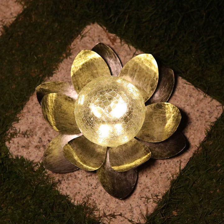 Solar Lotus Rissgartenlicht