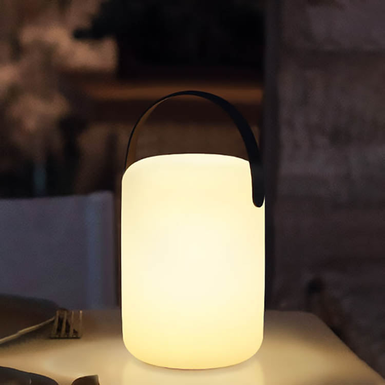 Moderne Einfachheit Kunststoff Runde Square Hand LED Tischlampe Für Outdoor Patio | Karnz