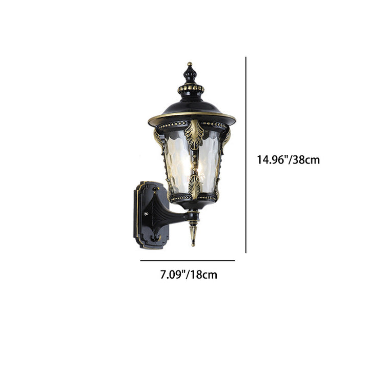 Traditionelle europäische wasserdichte viereckige spitzzylinder Aluminium Glas 1-Licht Außenwandlampe für den Garten | Karnz