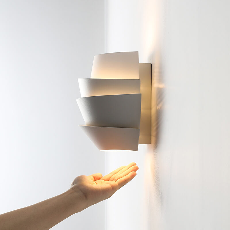 Skandinavische Wandlampe mit doppelten Lichtpunkten - NordGlow | Karnz