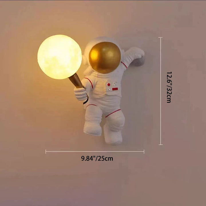 Karnz | CosmoBuddy Astronaut Wandlampe | Kreatives Design | Resin & ABS | LED Schlafzimmerlicht