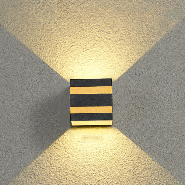 Outdoor Minimalistische Quadratische Würfel Aluminium Wasserdichte LED Wandlampe | Karnz