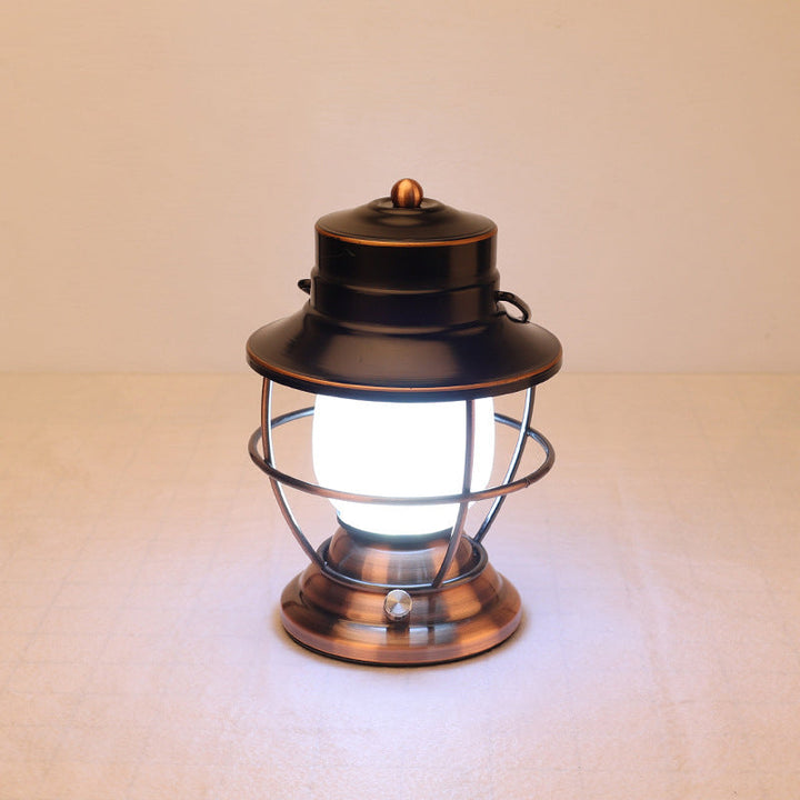 Traditionelles Bauernhaus Wasserdichte Wiederaufladbare Eisen Acryl Zylinder LED Tischlampe Für Unterhaltungsraum | Karnz