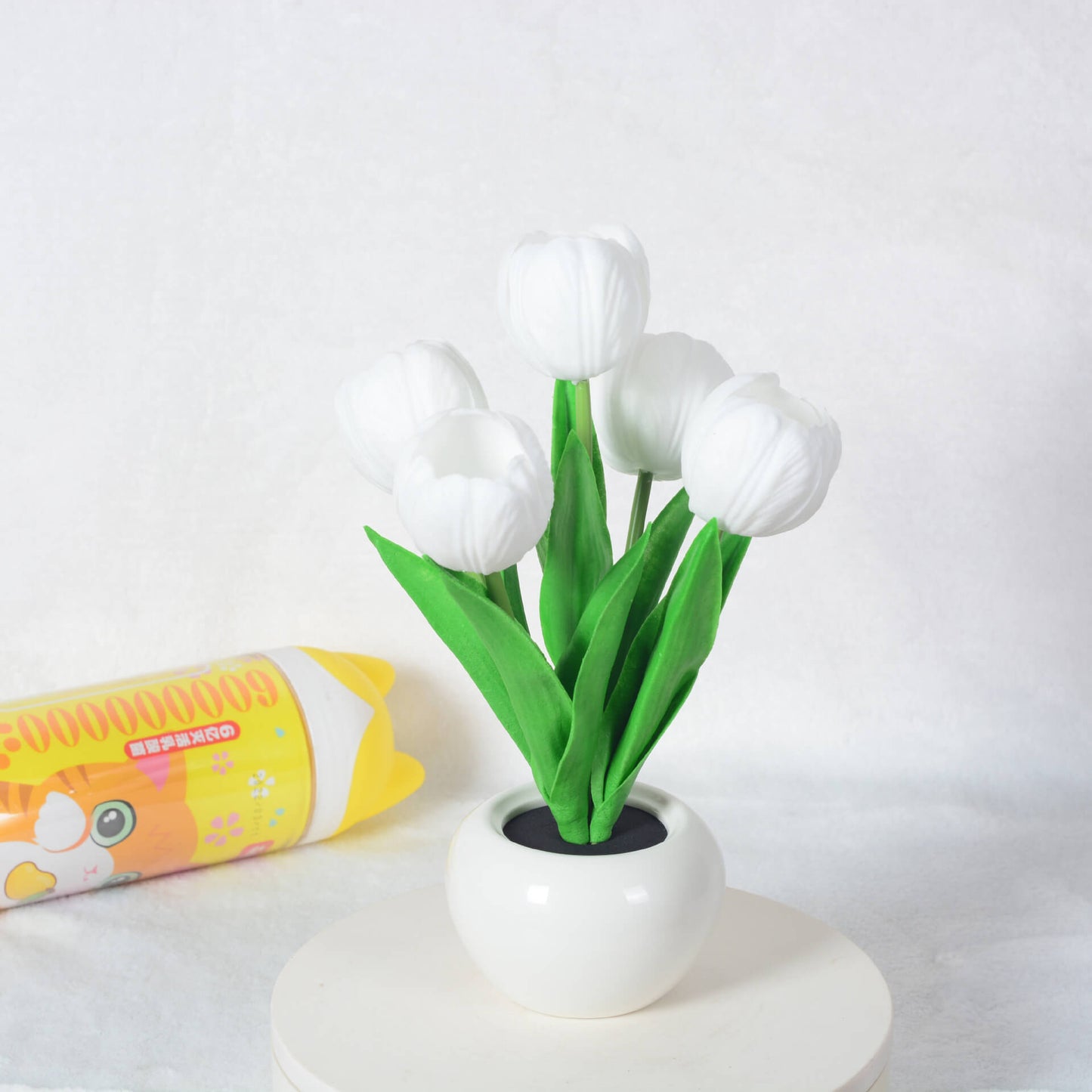 Moderne, kreative LED-Tischleuchte in Tulpen-Pfingstrosen-Optik