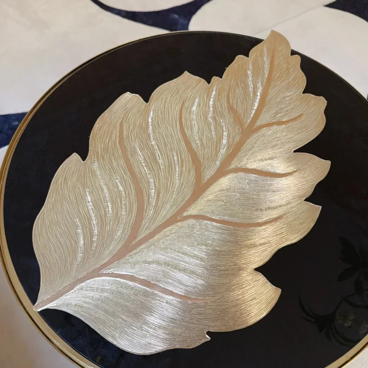 Gold Leaf Form Dekoratives Servierbrett