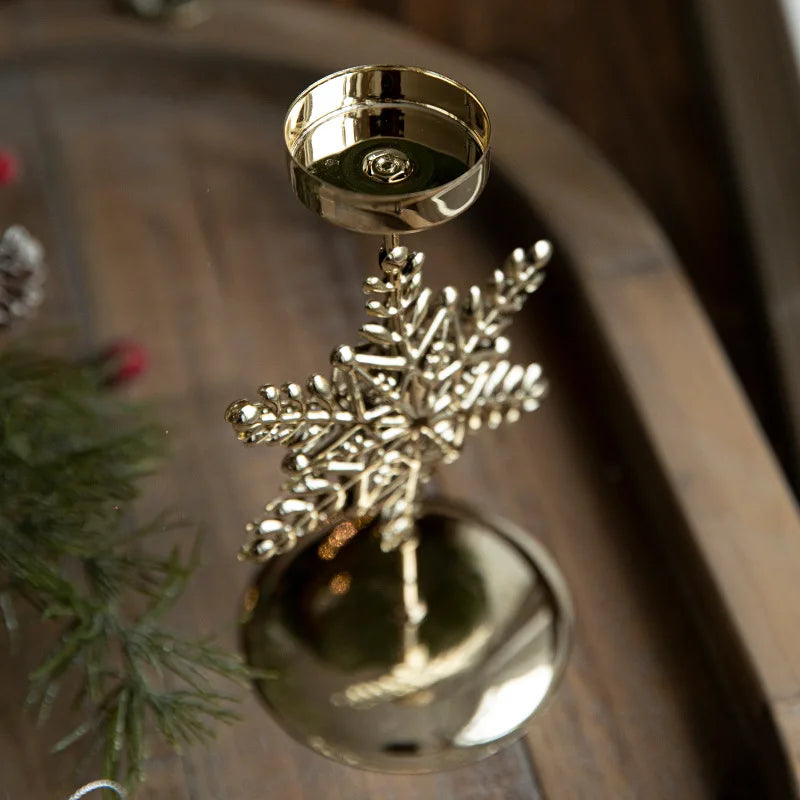 Weihnachtliche Kerzenhalter - Stern- und Tannenbaum-Design für festliche Dekoration | Karnz