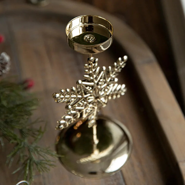 Weihnachtliche Kerzenhalter - Stern- und Tannenbaum-Design für festliche Dekoration | Karnz