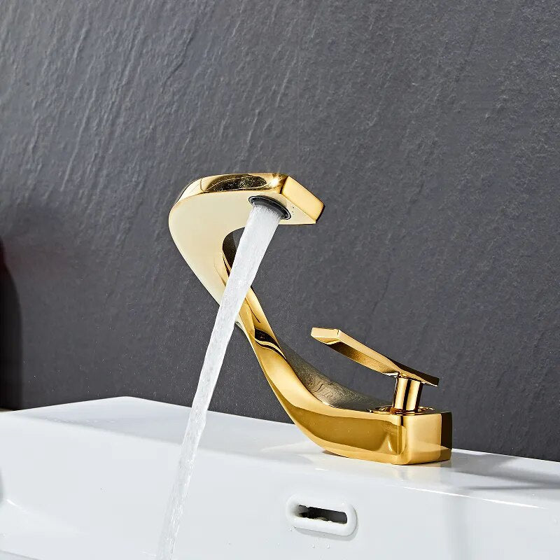 Nordic Arch Künstlerischer Deckmontierter Wasserhahn