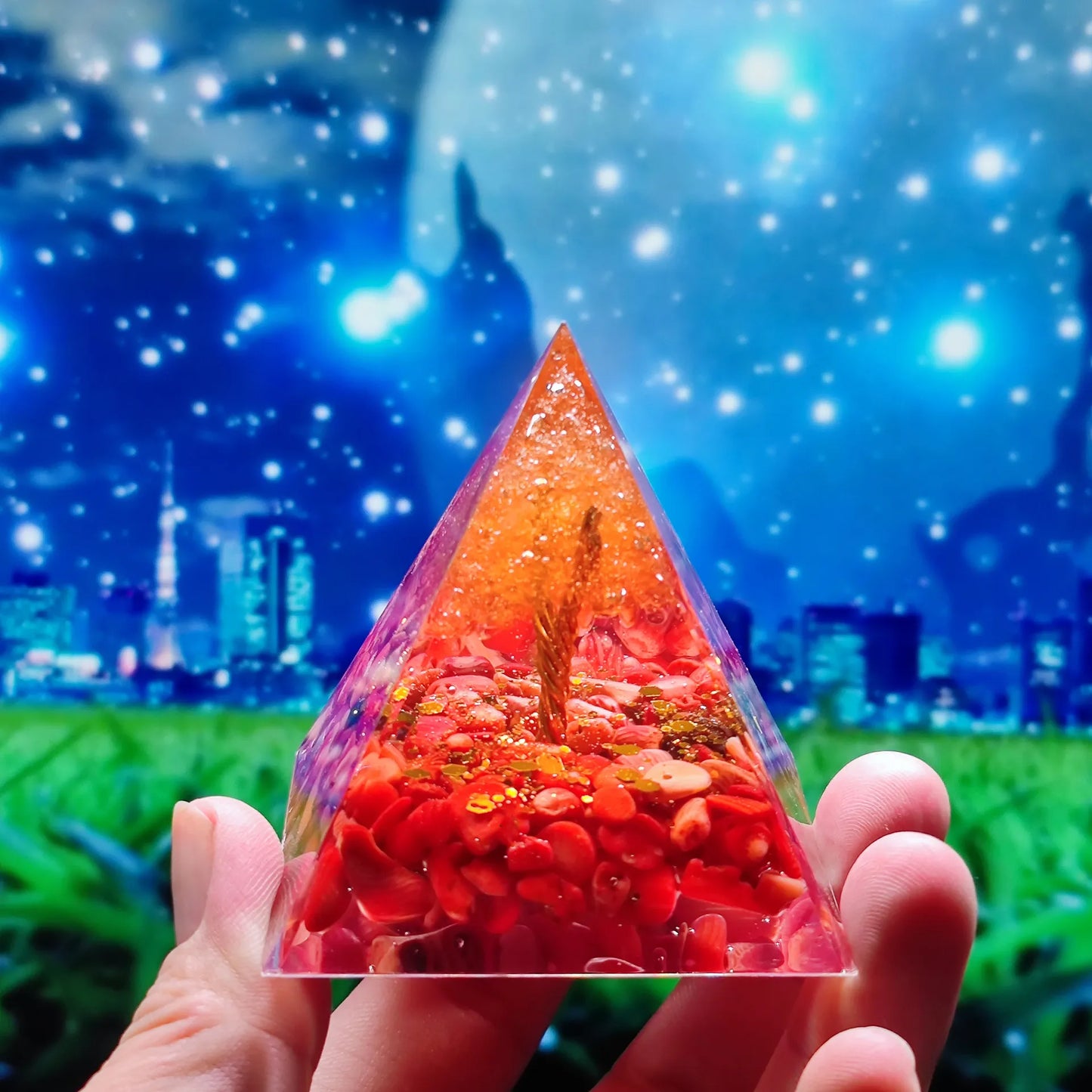 Orgonite-Pyramide mit Amethyst Pendel – Energie, Schutz und Dekoration | Karnz