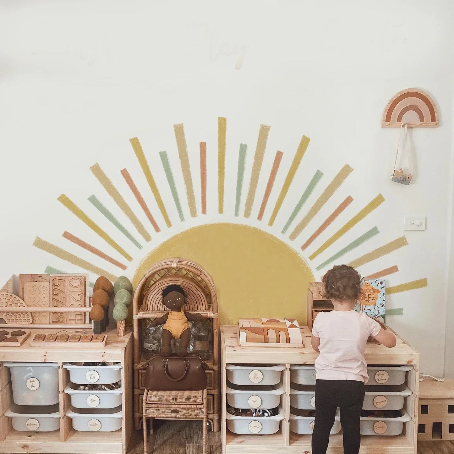 Großer Sonnen-Wandaufkleber für das Kinderzimmer Abnehmbarer Vinyl-Wandsticker für das Spielzimmer des Kindes Kreative bunte nordische Kinderzimmer DIY Heimdekoration