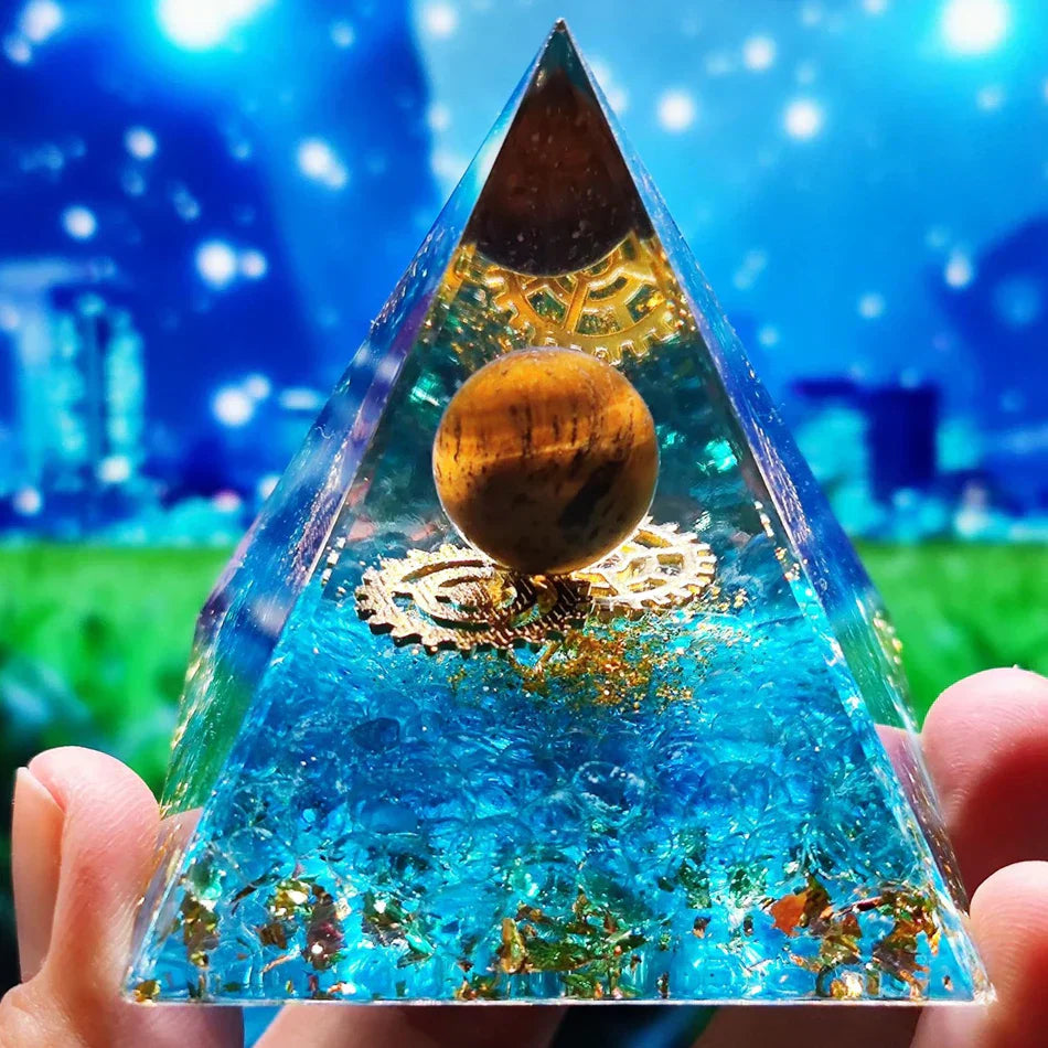 Orgonite-Pyramide mit Amethyst Pendel – Energie, Schutz und Dekoration | Karnz