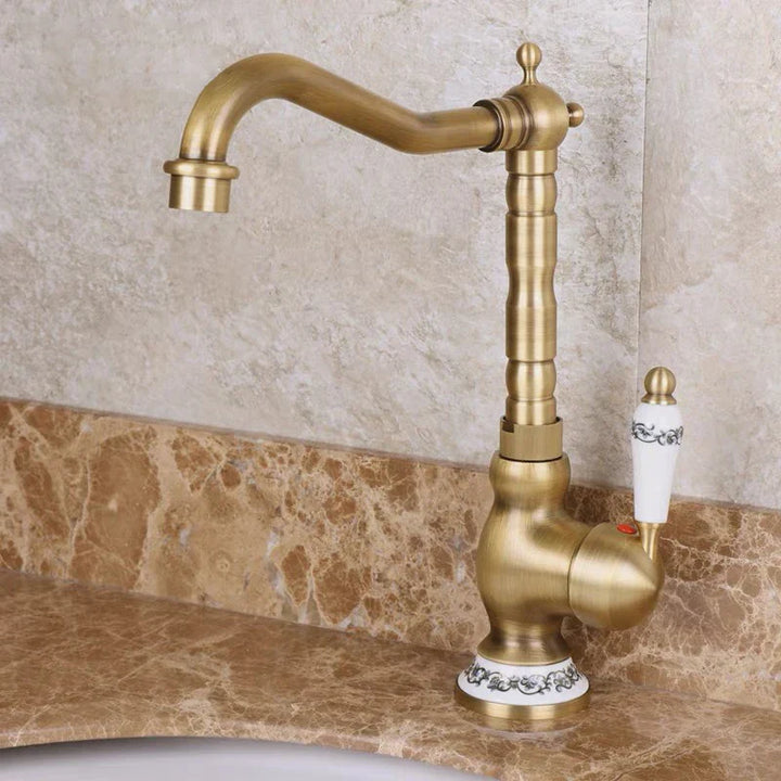 Küchenarmatur aus antikem Messing mit keramischem Griff - 360° schwenkbar | Traditionelles Design Karnz