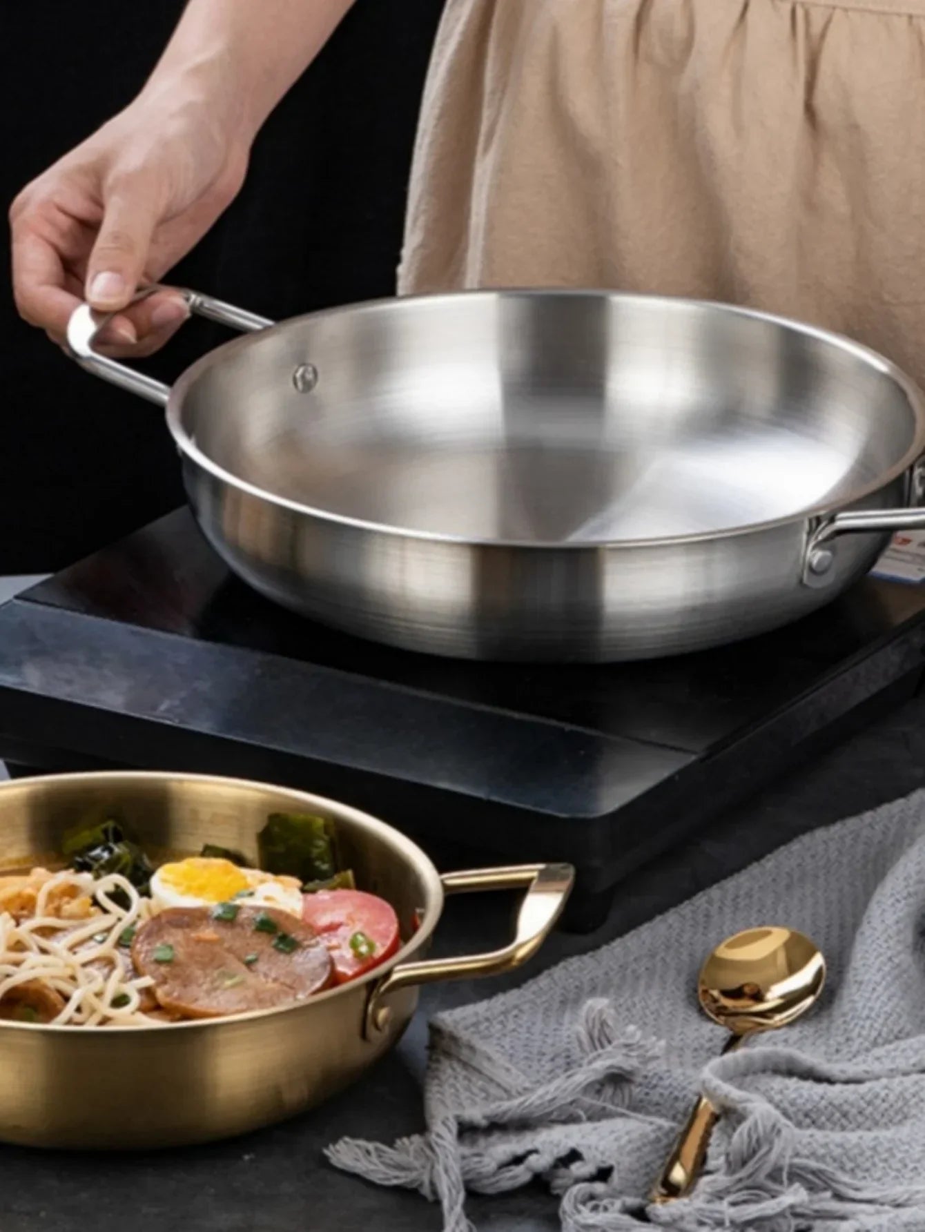 GastroPan – Edelstahl Sauce & Paella Pfanne mit Griff Karnz