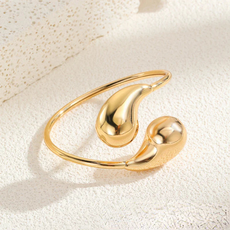 Karnz | Bold Wasser Tropfen Bangle Armband