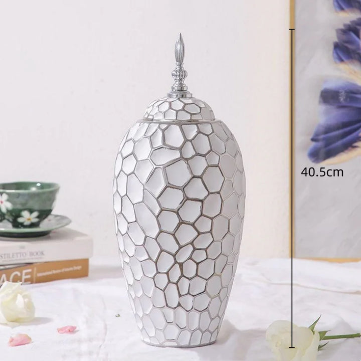 Karnz | Elegante Keramikvase mit goldenen Akzenten
