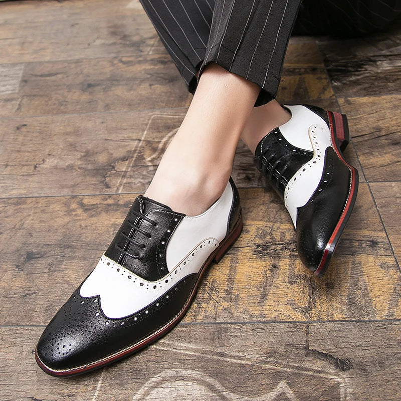 Luxuriöse Herrenschuhe Brogue Schnürschuhe, lässiger britischer Stil, Oxford-Stil mit Kontrastfarben fürs Büro